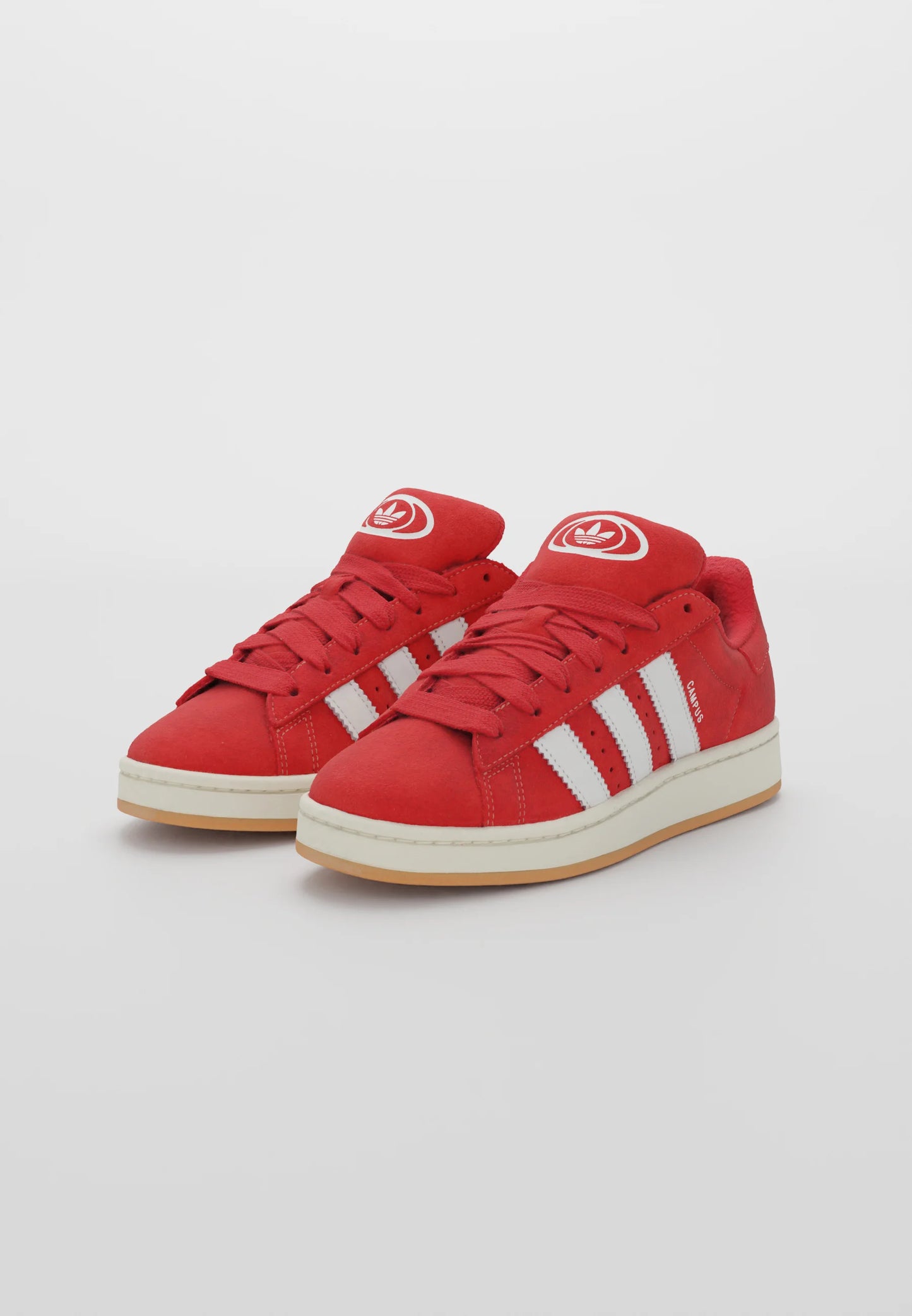 Adidas Campus 00's Better Scarlet Cloud White
Dette er de perfekte og unikke, Campus 00s som er perfekte til enhver lejlighed. De er et sikkert valg, hvis du vil skille dig ud fra mængden.
Perfekt valg for enhver Adidas elsker
set fra siden