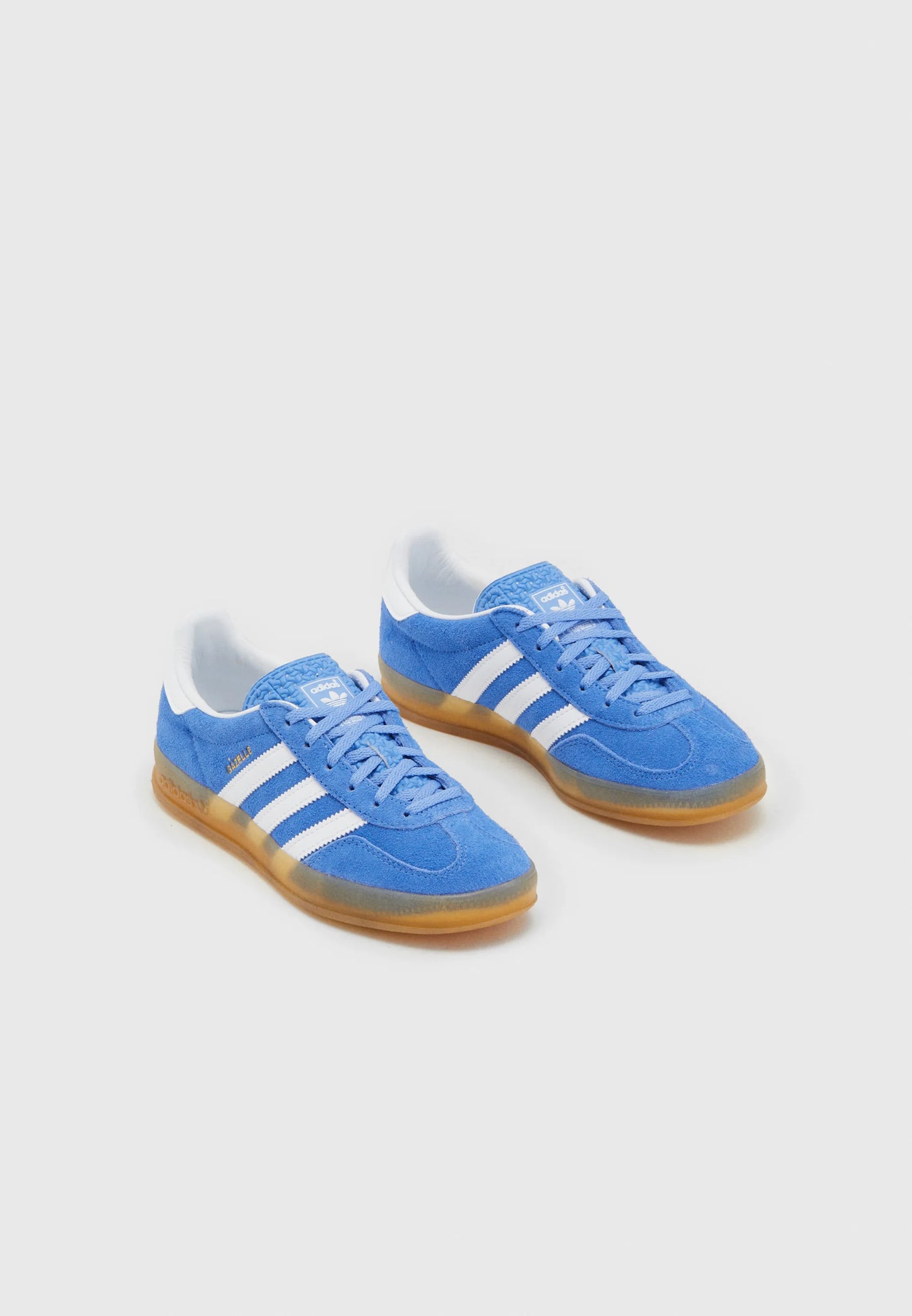 Adidas Gazelle Indoor Blue Fusion Gum, den perfekte sneaker.
set fra sammen