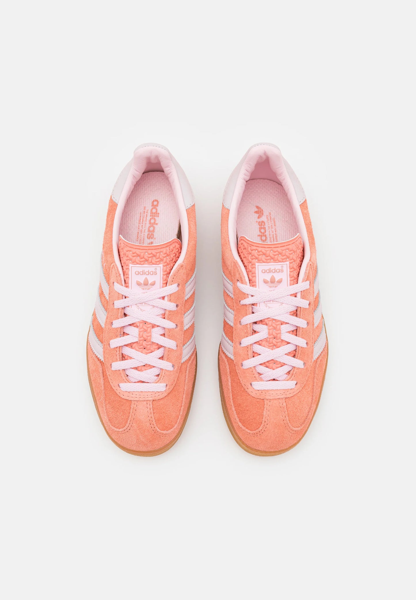 Adidas Gazelle Indoor Wonder clay
Er den perfekte Sneaker til både sport og streetwear. Den giver et frisk look når du går på gaden, denne stilet sneaker sørger for du bliver bemærket
Set fra toppen