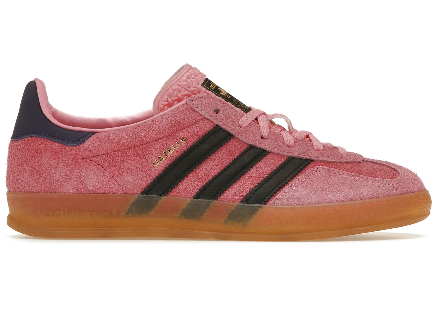 Adidas Gazelle indoor Bliss pink, den perfekte sneaker til hverdagen.
set fra siden