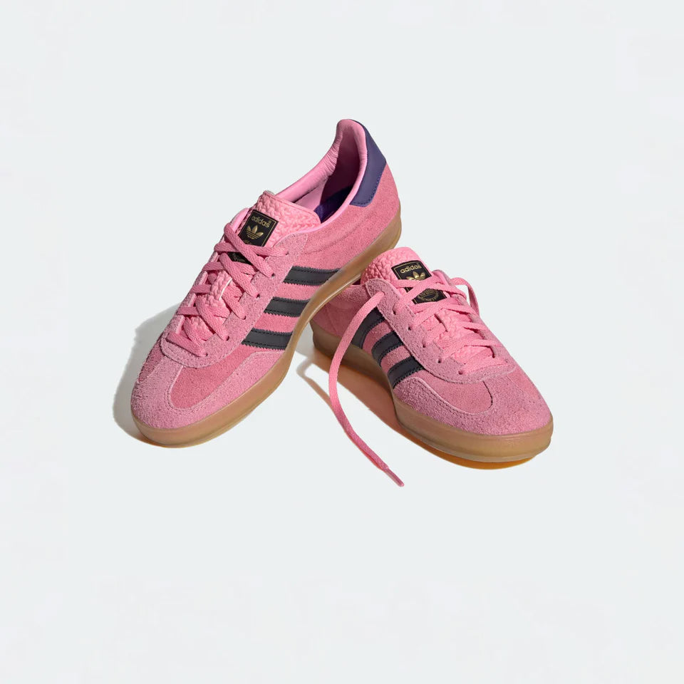 Adidas Gazelle indoor Bliss pink, den perfekte sneaker til hverdagen.
set fra toppen