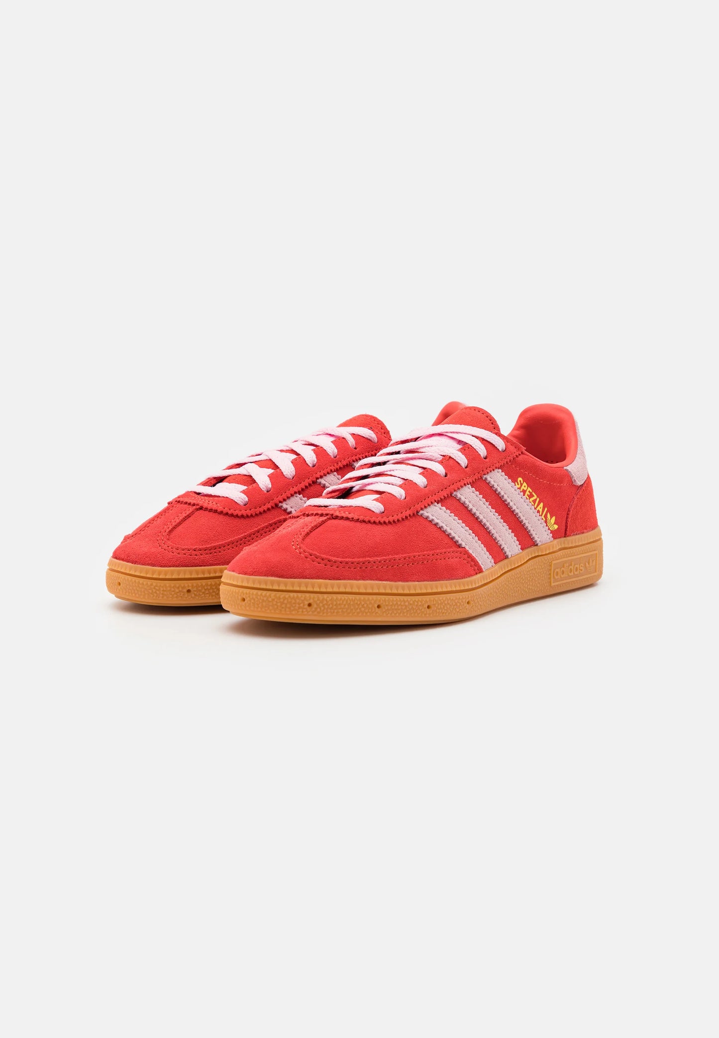Adidas Handball Spezial Bright red Clear Pink
Shop dit næste par Handball Spezial. Disse Handball Spezial, er de perfekte sneaker til enhver lejlighed. Deres elegante design sikre dig en alsidig sneaker.
Set fra siden begge par