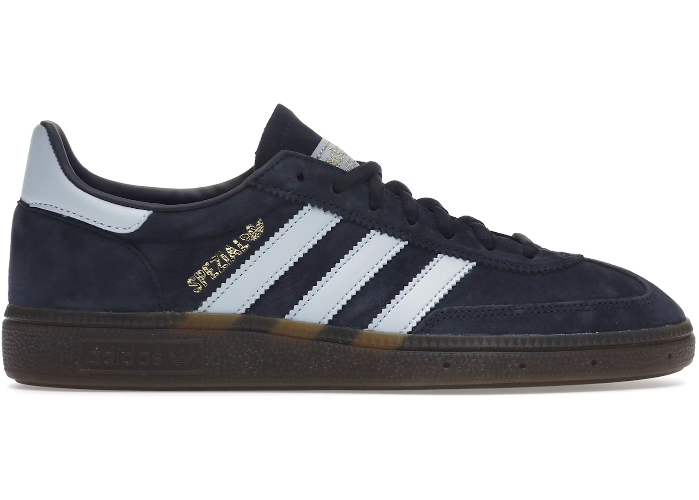 Adidas Handball Spezial Navy Gum
Shop denne stilede sneaker fra adidas her hos os. Du kan få Den adidas Handball spezial model, til en konkurrence dygtig pris.
Set fra siden