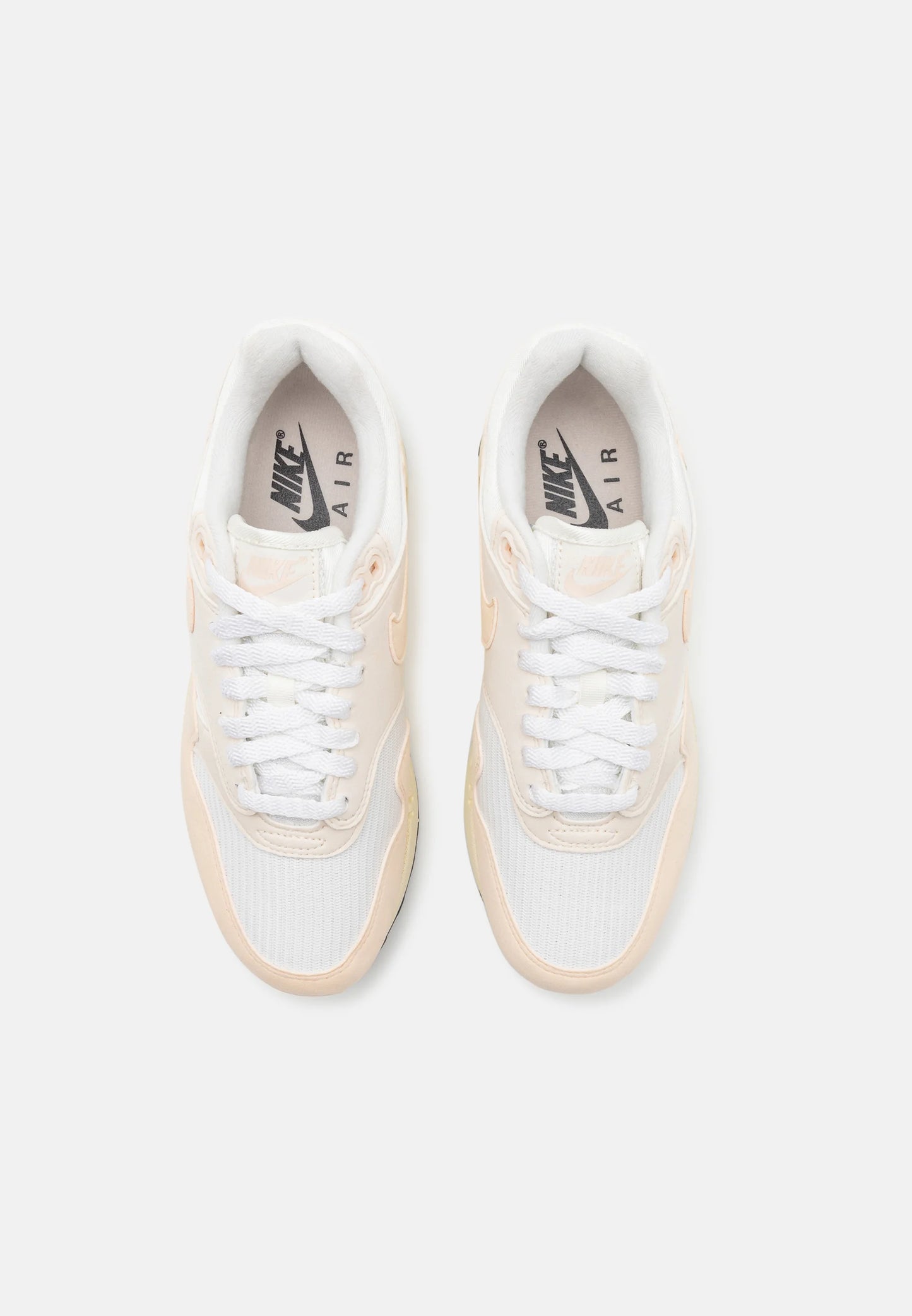 Nike_Air_Max_1_Guava Ice
De perfekte Air max 1 fra Nike af. Disse sneakers går godt til de fleste outfits. De er sikrede at få dig til at skille dig ud. Perfekte Sneakers til enhver lejlighed