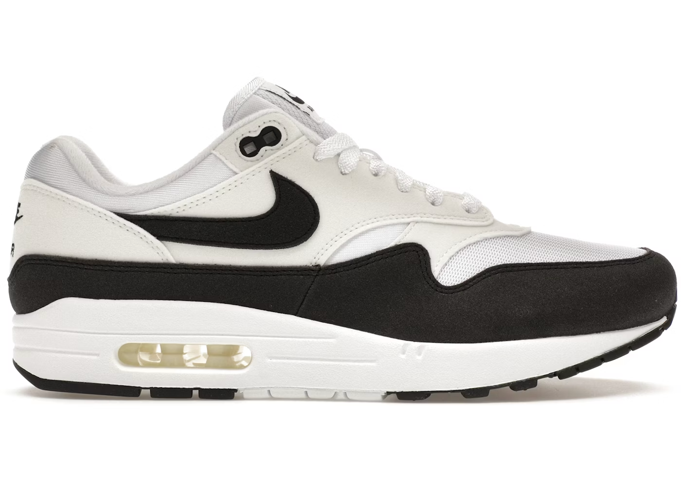 Nike Air Max 1 Black white neutral grey De perfekte Air max 1 fra Nike af. Disse sneakers går godt til de fleste outfits. De er sikrede at få dig til at skille dig ud. Perfekte Sneakers til enhver
set fra fronten